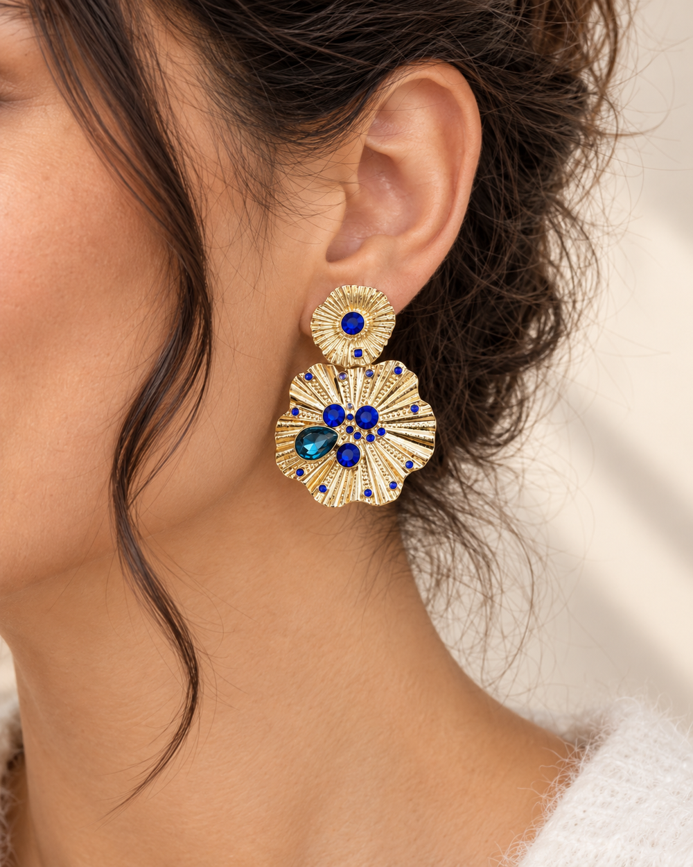 Soleil Azur | Mavi Detaylı Işın Desenli Küpe